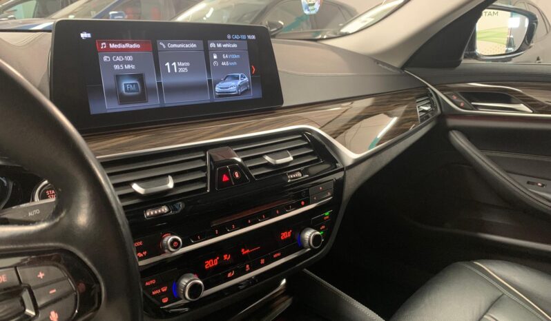 BMW 5 Series 520 Business LUXURY LINE – Gasoil – Automático – 190 CV lleno