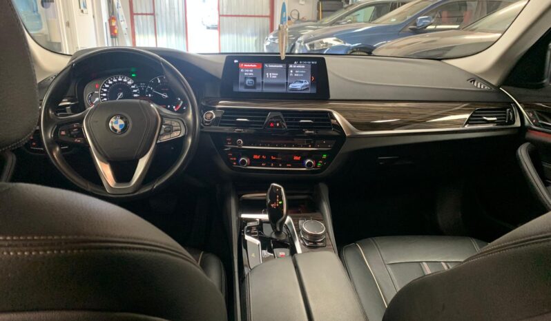 BMW 5 Series 520 Business LUXURY LINE – Gasoil – Automático – 190 CV lleno