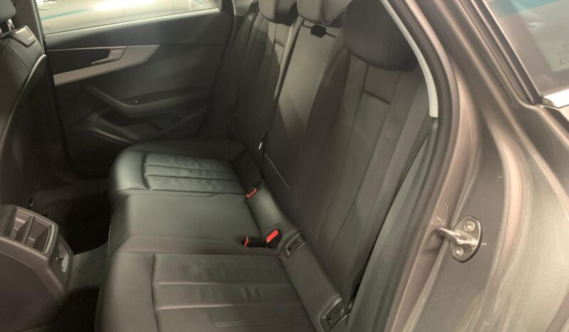 Audi A4 2.0 TDI Attraction – Diesel – Automatico – 136 CV lleno