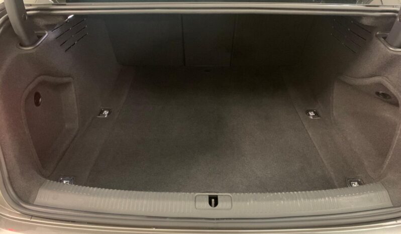 Audi A4 2.0 TDI Attraction – Diesel – Automatico – 136 CV lleno