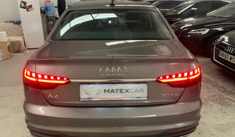 Audi A4 2.0 TDI Attraction – Diesel – Automatico – 136 CV lleno