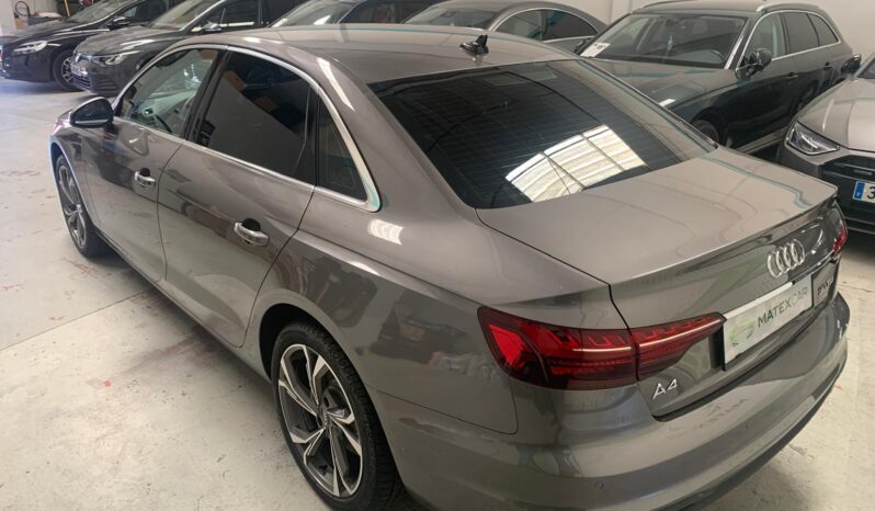 Audi A4 2.0 TDI Attraction – Diesel – Automatico – 136 CV lleno