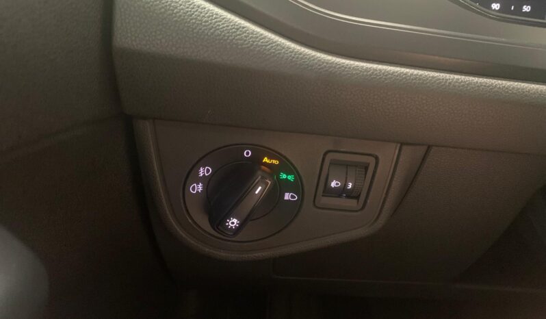Volkswagen Polo 1.0 – Gasolina – Manual – 80 CV lleno
