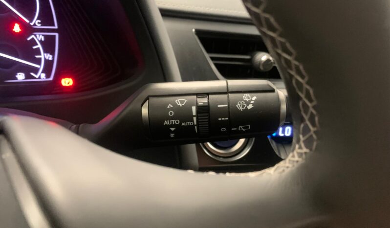 LEXUS UX 2.0 250h Business – GASOLINA/HÍBRIDO – Automático – 184CV lleno