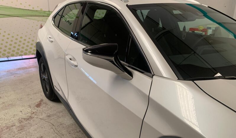 LEXUS UX 2.0 250h Business – GASOLINA/HÍBRIDO – Automático – 184CV lleno