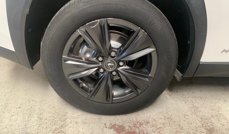 LEXUS UX 2.0 250h Business – GASOLINA/HÍBRIDO – Automático – 184CV lleno