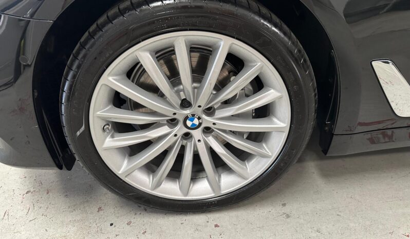 BMW 5 Series 530d Luxury 3.0 – Gasoil – Automático – 265 CV lleno