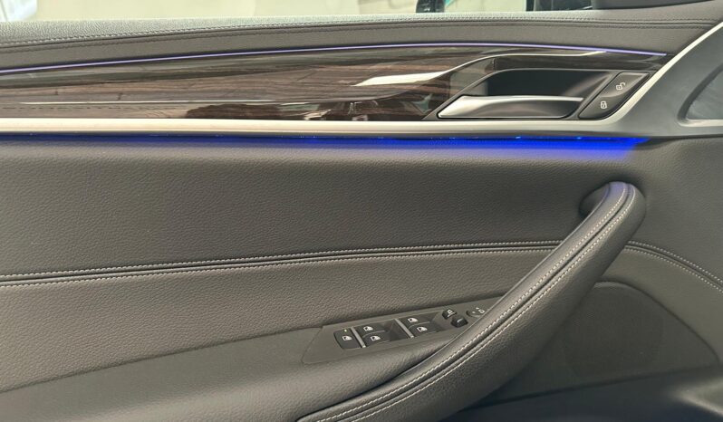 BMW 5 Series 530d Luxury 3.0 – Gasoil – Automático – 265 CV lleno