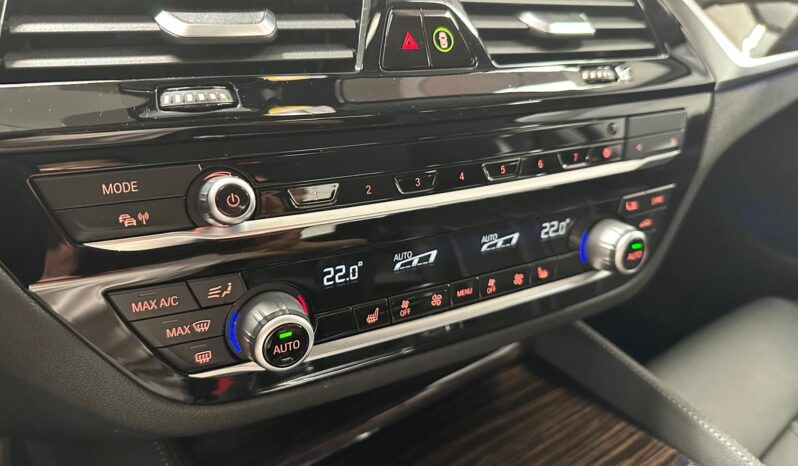 BMW 5 Series 530d Luxury 3.0 – Gasoil – Automático – 265 CV lleno