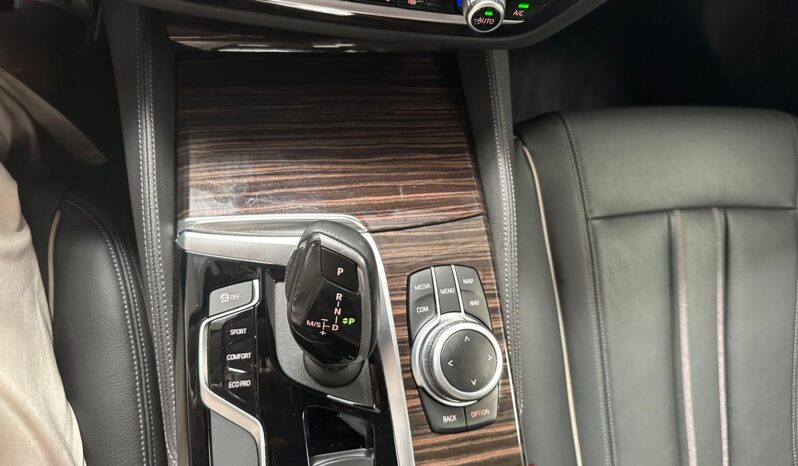 BMW 5 Series 530d Luxury 3.0 – Gasoil – Automático – 265 CV lleno