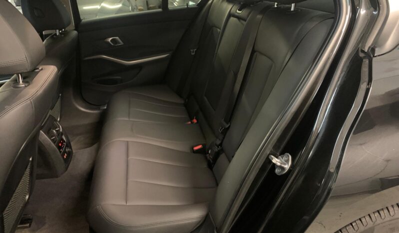 BMW 3 Series 318d – Gasoil – Automático – 150 CV lleno