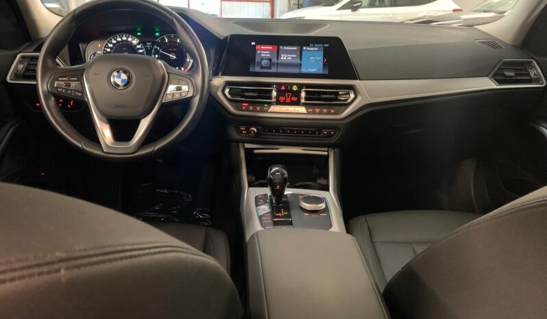 BMW 3 Series 318d – Gasoil – Automático – 150 CV lleno
