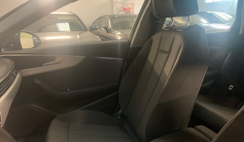 Audi A4 2.0 TDI Business – Gasoil – Automático – 136 CV lleno