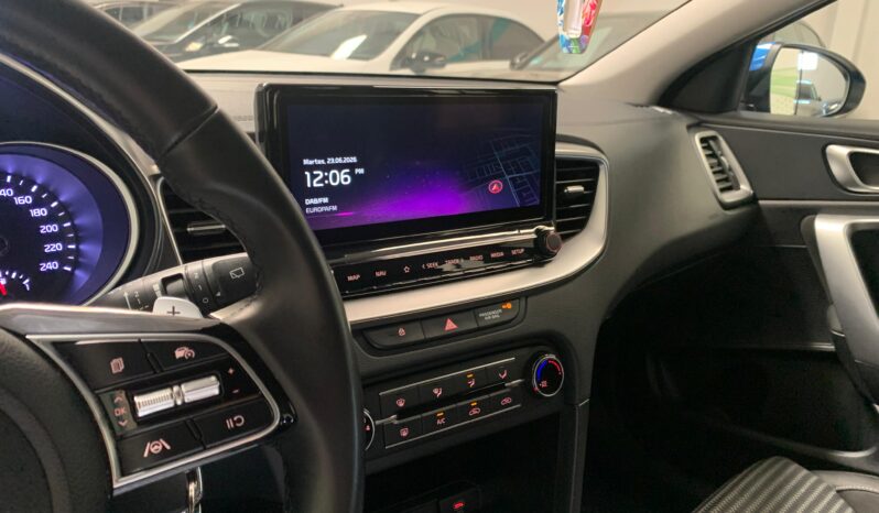 Kia Ceed 1.6 CRDi Business – Gasoil – Automático – 136 CV lleno