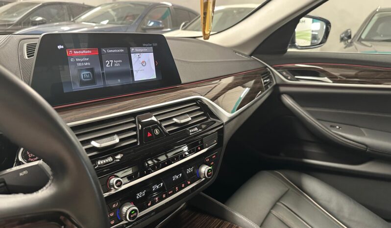 BMW 5 Series 530d Luxury 3.0 – Gasoil – Automático – 265 CV lleno