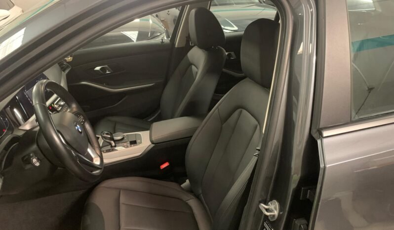 BMW 3 Series Touring 320d Lounge – Gasoil – Automático – 190 CV lleno