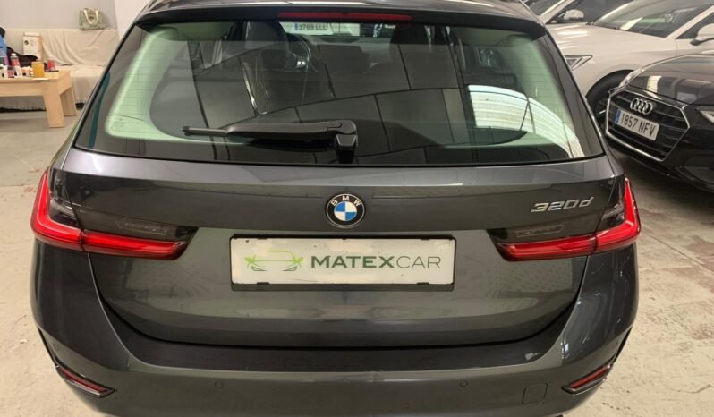 BMW 3 Series Touring 320d Lounge – Gasoil – Automático – 190 CV lleno