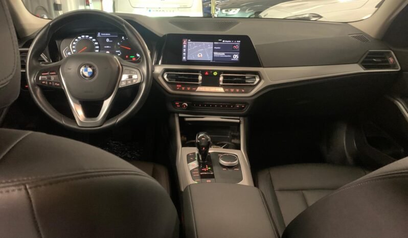 BMW 3 Series Touring 320d Lounge – Gasoil – Automático – 190 CV lleno