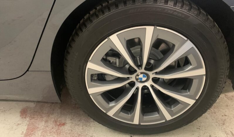 BMW 3 Series Touring 320d Lounge – Gasoil – Automático – 190 CV lleno