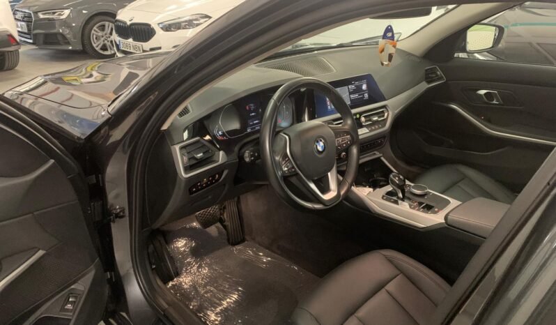 BMW 3 Series Touring 320d Lounge – Gasoil – Automático – 190 CV lleno
