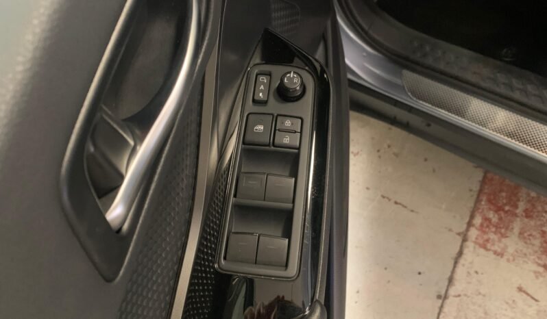 Toyota C-HR 2.0 – Híbrido – Automático – 180 CV lleno