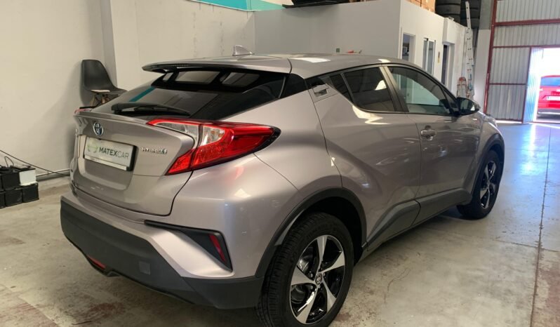 Toyota C-HR 1.8h Business – Gasolina – Automático – 122 CV lleno