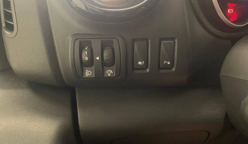 Renault Trafic L2H1 2.0 DCI Grand Comfort – Gasoil – Manual – 120 CV lleno
