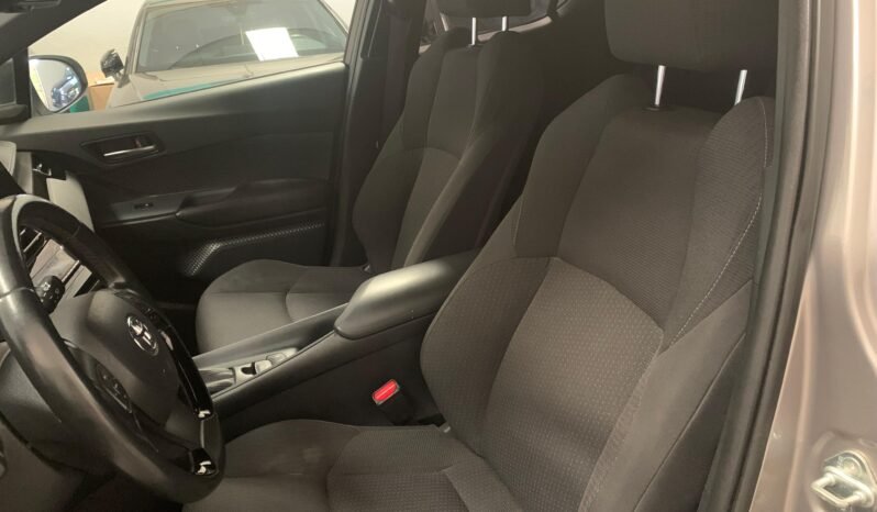 Toyota C-HR 1.8h Business – Gasolina – Automático – 122 CV lleno