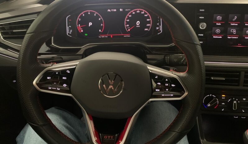 Volkswagen Polo 2.0 TSI – Gasolina – Automático – 207 CV lleno