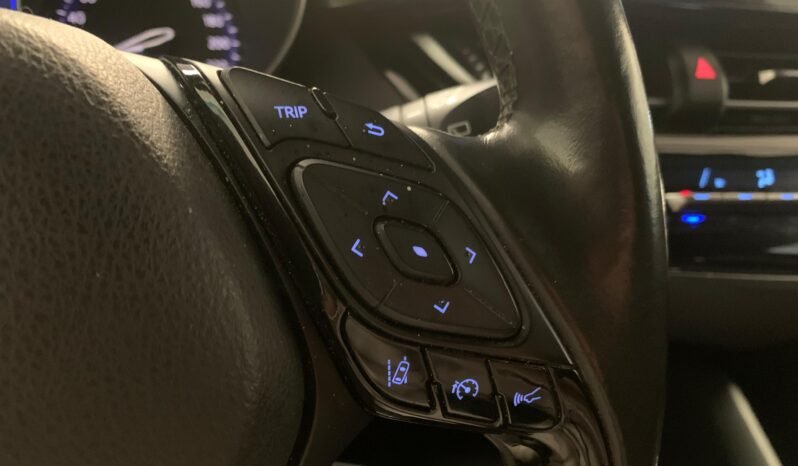 Toyota C-HR 1.8h Business – Gasolina – Automático – 122 CV lleno