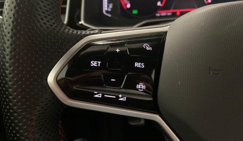 Volkswagen Polo 2.0 TSI – Gasolina – Automático – 207 CV lleno