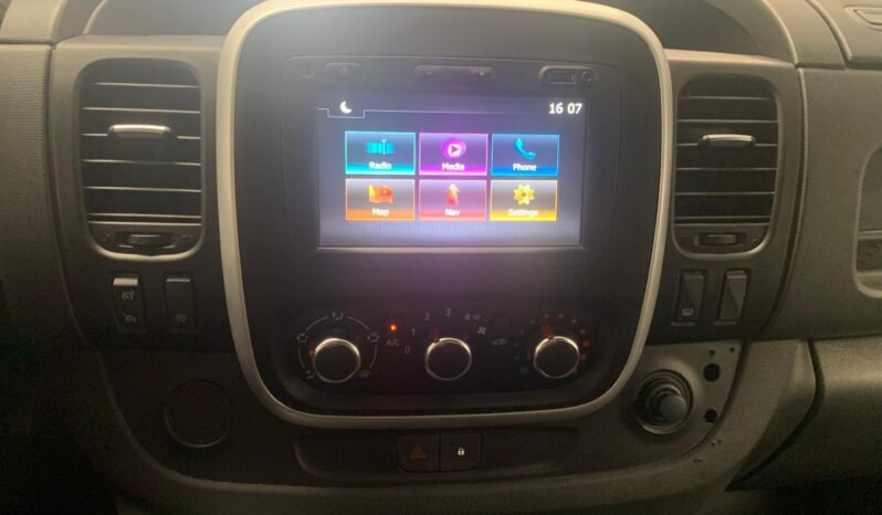 Renault Trafic L2H1 2.0 DCI Grand Comfort – Gasoil – Manual – 120 CV lleno