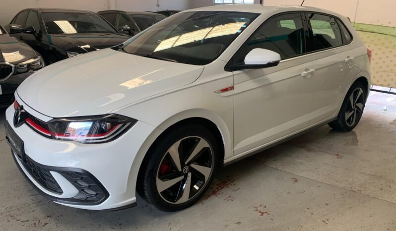 Volkswagen Polo 2.0 TSI – Gasolina – Automático – 207 CV lleno