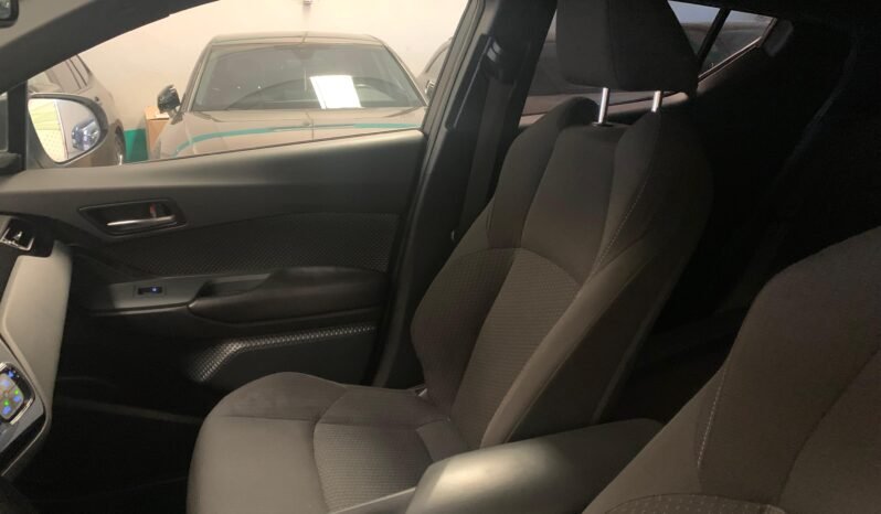 Toyota C-HR 1.8h Business – Gasolina – Automático – 122 CV lleno