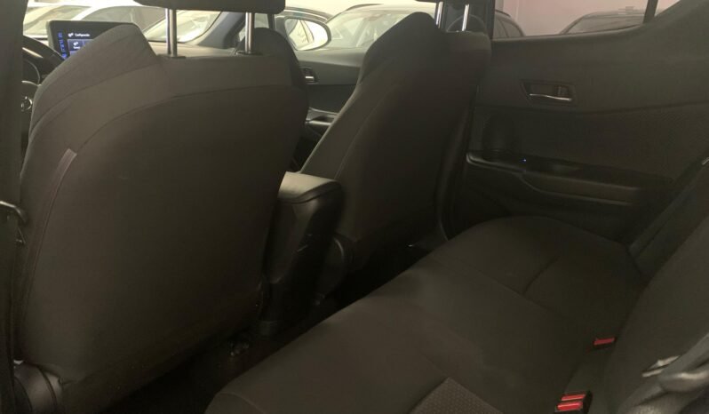 Toyota C-HR 1.8h Business – Gasolina – Automático – 122 CV lleno