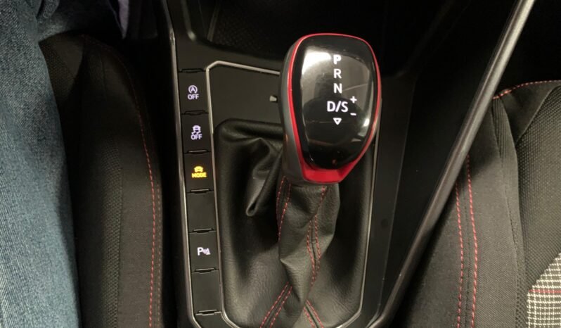 Volkswagen Polo 2.0 TSI – Gasolina – Automático – 207 CV lleno