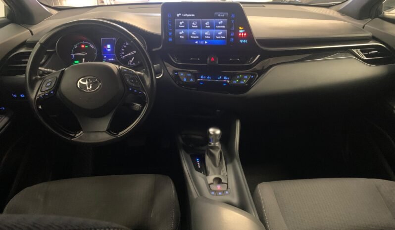 Toyota C-HR 1.8h Business – Gasolina – Automático – 122 CV lleno