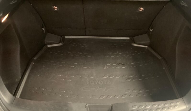 Toyota C-HR 1.8h Business – Gasolina – Automático – 122 CV lleno
