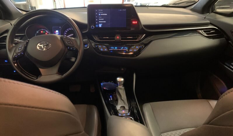 Toyota C-HR 2.0 – Híbrido – Automático – 180 CV lleno