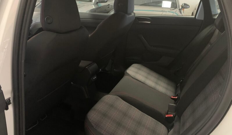 Volkswagen Polo 2.0 TSI – Gasolina – Automático – 207 CV lleno