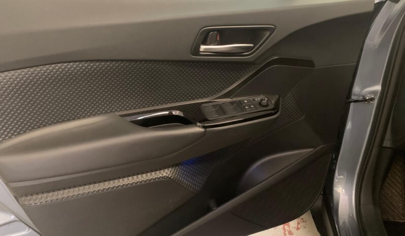 Toyota C-HR 2.0 – Híbrido – Automático – 180 CV lleno